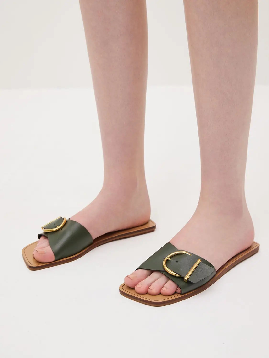 Flat Heel Sandals: 7 Comfortable and Stylish Picks for Everyday Wear
